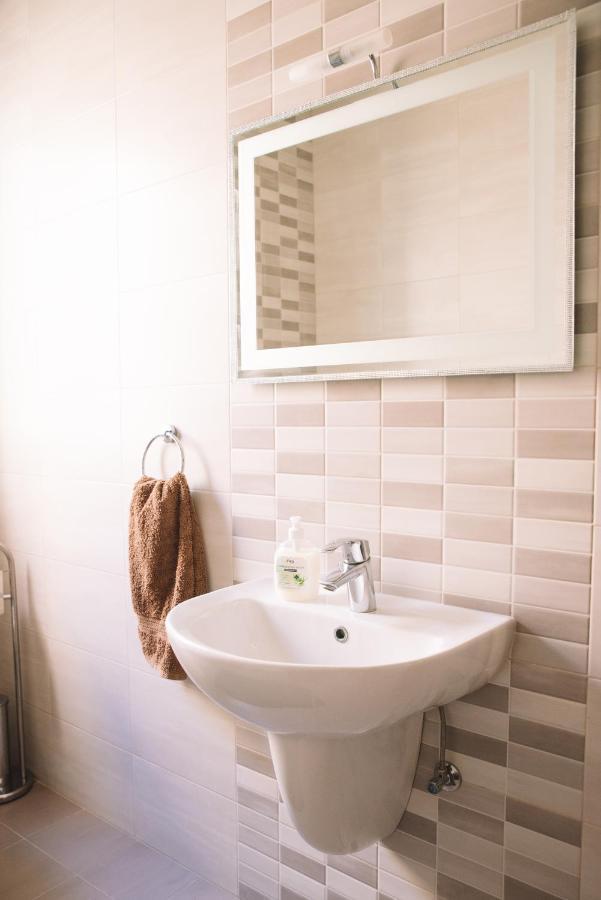 Modern 3 Bedroom With Ac Apartment Żabbar エクステリア 写真