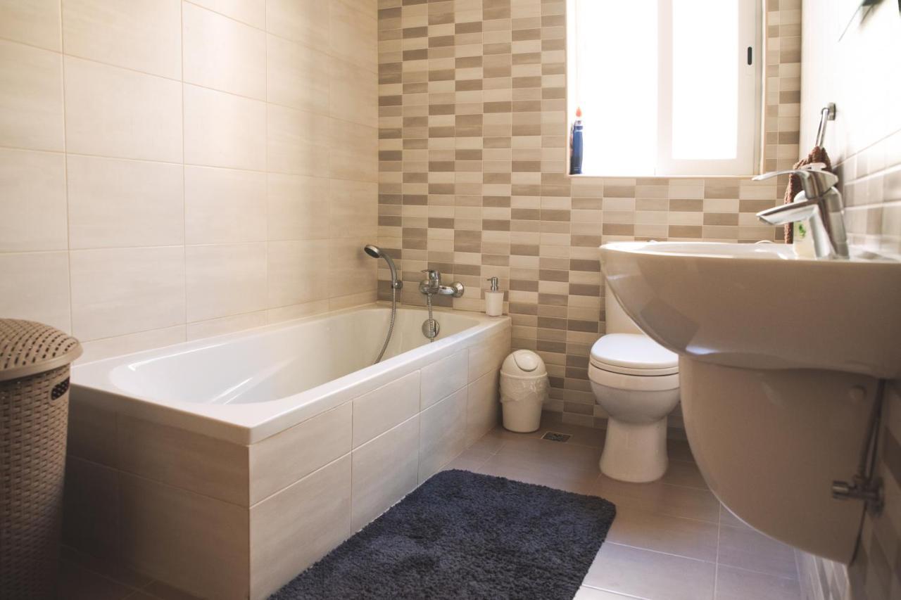 Modern 3 Bedroom With Ac Apartment Żabbar エクステリア 写真